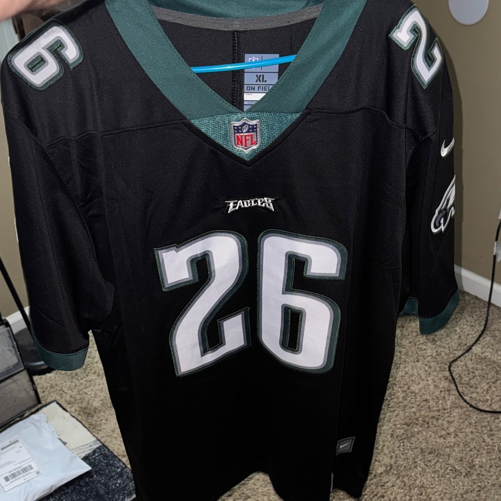 Nfl eagles Barkley jersey xl